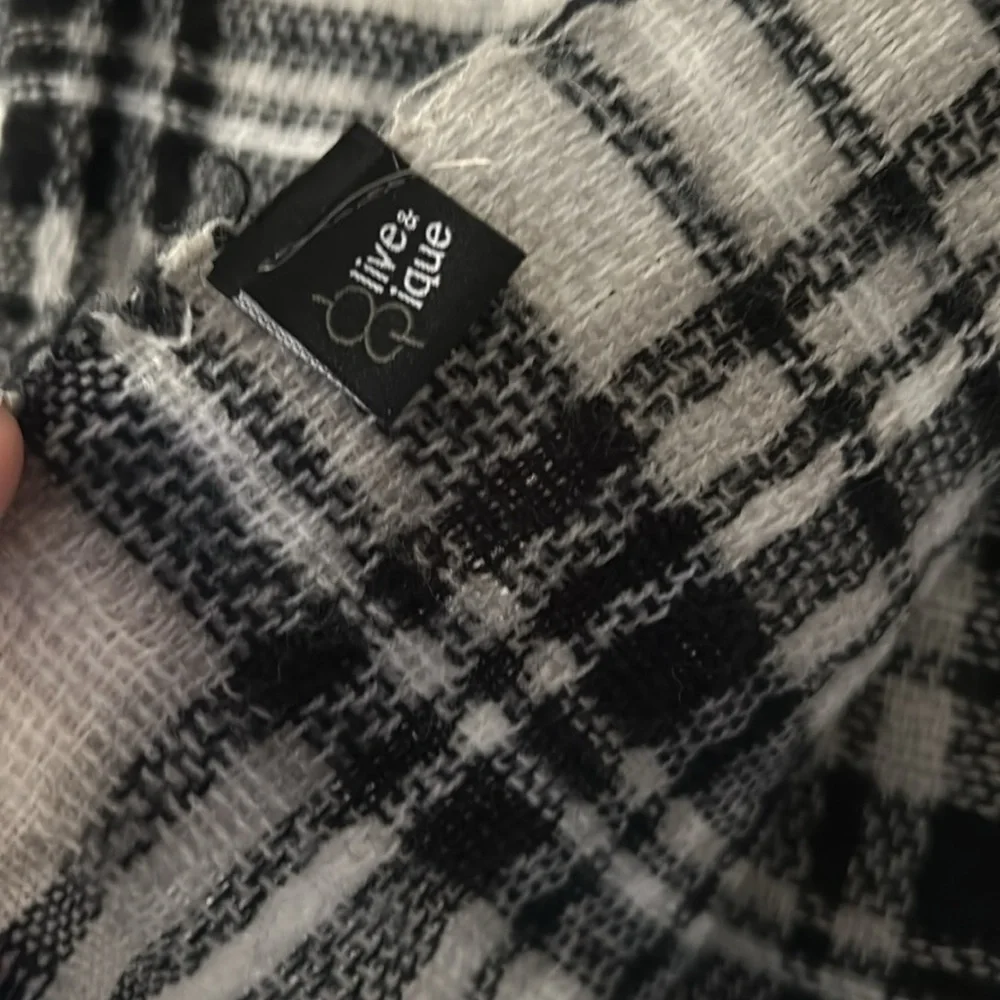 Olive & Pique Plaid Blanket Scarf